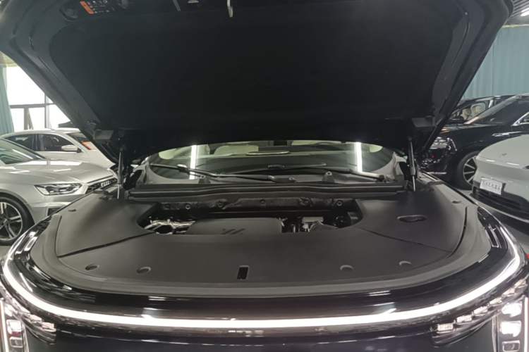 Used IM LS9 2026 Model 52 Ultra Engine Bay