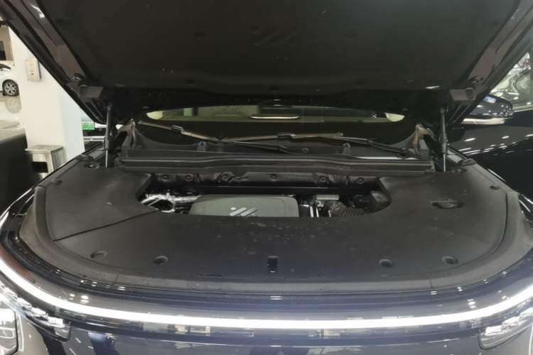 Used IM LS9 2026 Model 52 Ultra Engine Bay