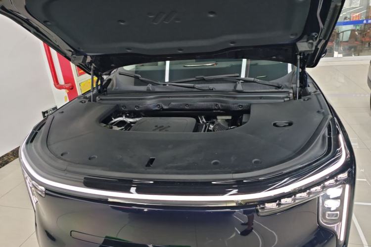 Used IM LS9 2026 Model 52 Ultra Engine Bay