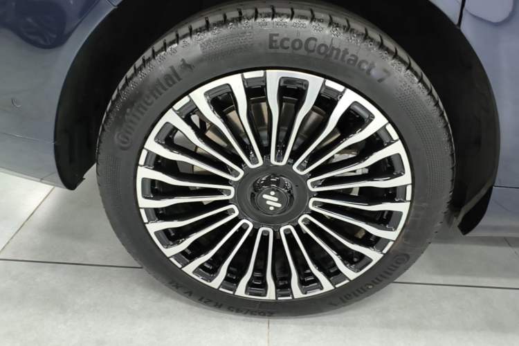 Used IM LS9 2026 Model 52 Ultra Exterior 5