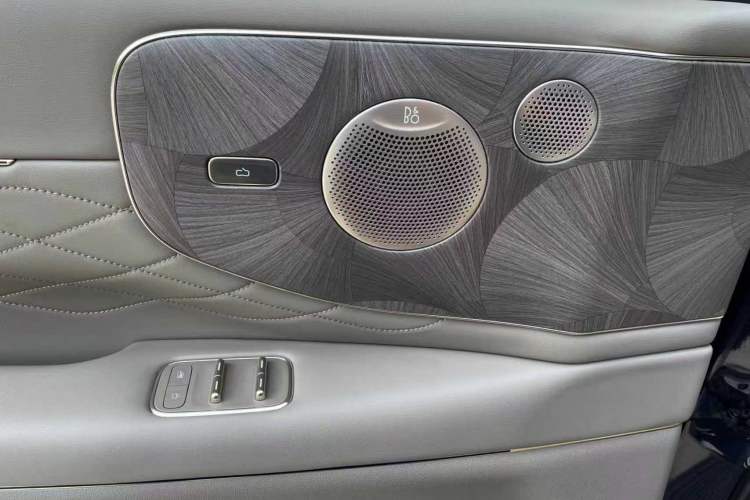 Used IM LS9 2026 Model 66 Ultra Interior 1