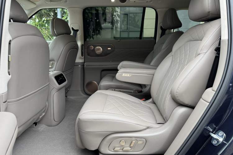 Used IM LS9 2026 Model 52 Ultra Interior 11