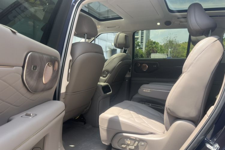 Used IM LS9 2026 Model 52 Ultra Interior 4
