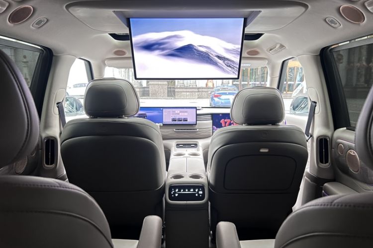 Used IM LS9 2026 Model 52 Ultra Interior 4
