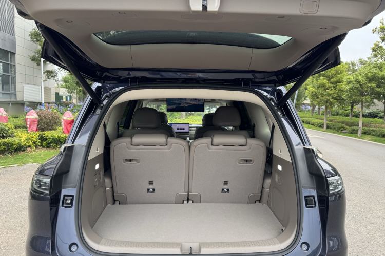 Used IM LS9 2026 Model 52 Ultra Interior 5
