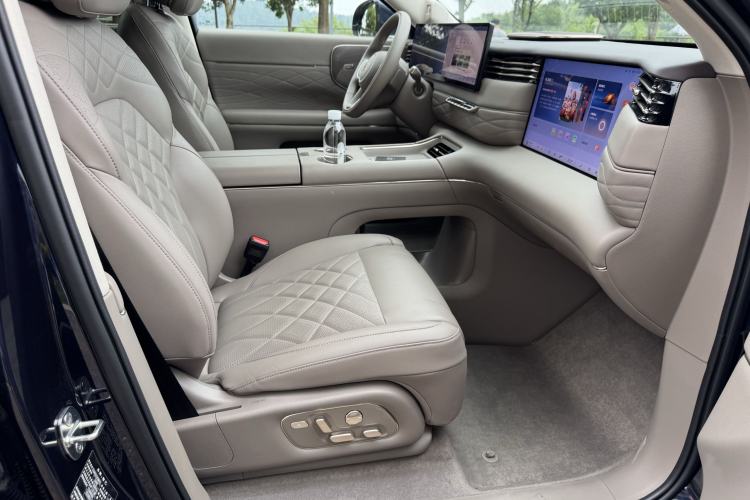 Used IM LS9 2026 Model 52 Ultra Interior 6