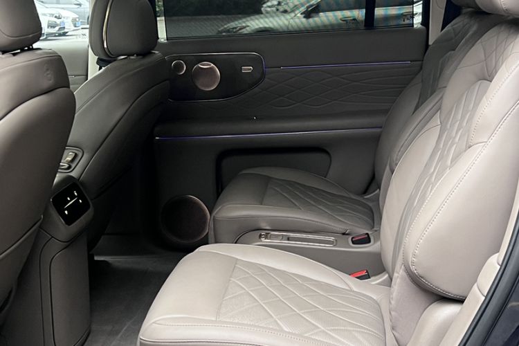 Used IM LS9 2026 Model 52 Ultra Interior 7
