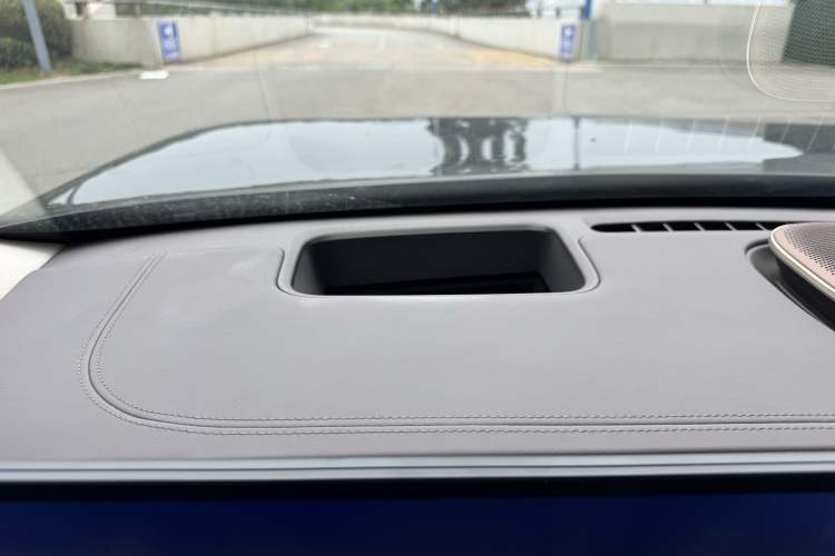 Used IM LS9 2026 Model 52 Ultra Interior 9