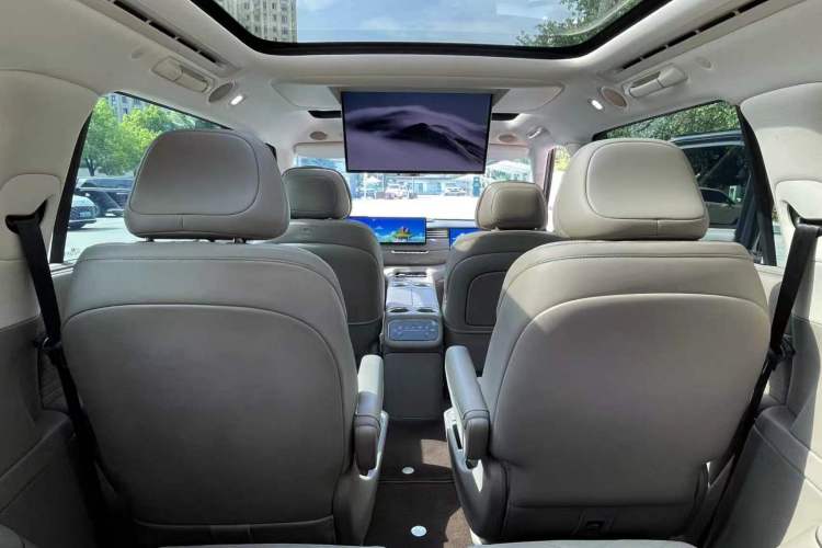 Used IM LS9 2026 Model 66 Ultra Interior 9
