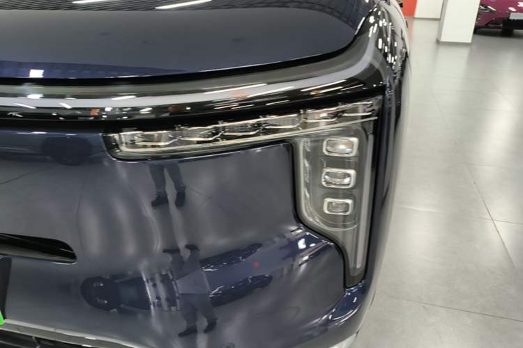 Used IM LS9 2026 Model 52 Ultra Left Front Headlight