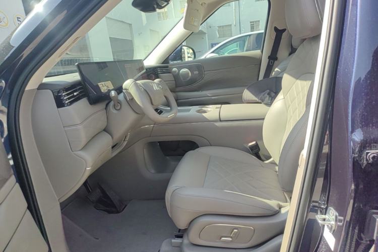 Used IM LS9 2026 Model 52 Ultra Left Front Seat