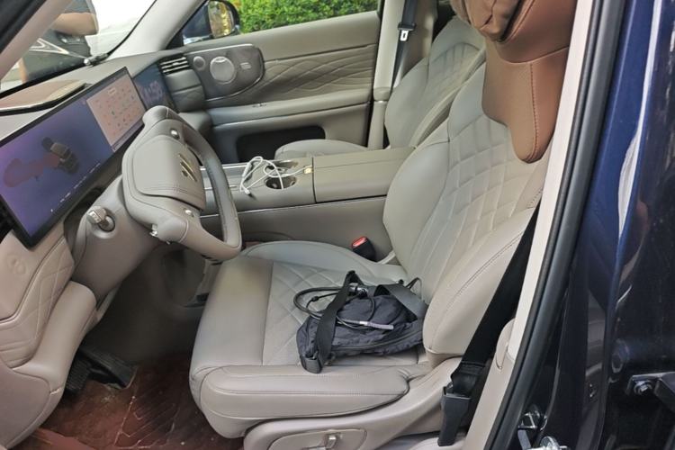 Used IM LS9 2026 Model 66 Ultra Left Front Seat