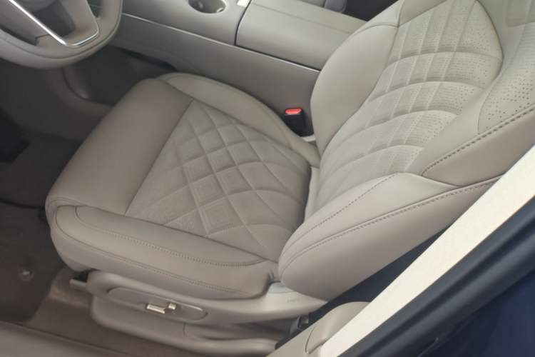Used IM LS9 2026 Model 52 Ultra Left Front Seat