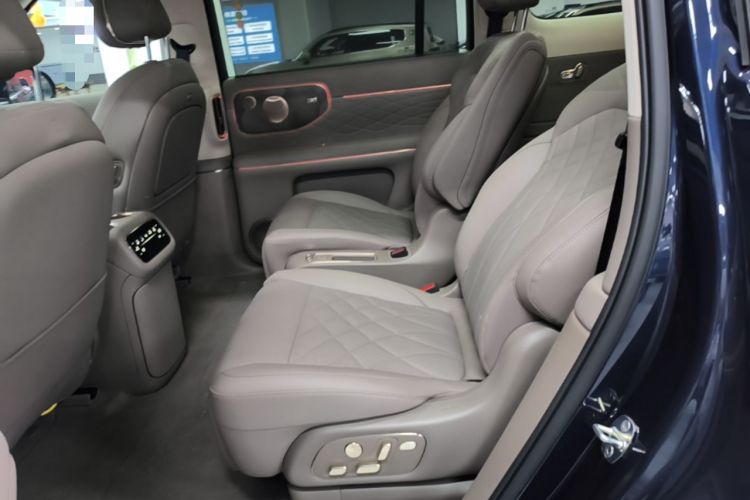 Used IM LS9 2026 Model 52 Ultra Left Rear Seat