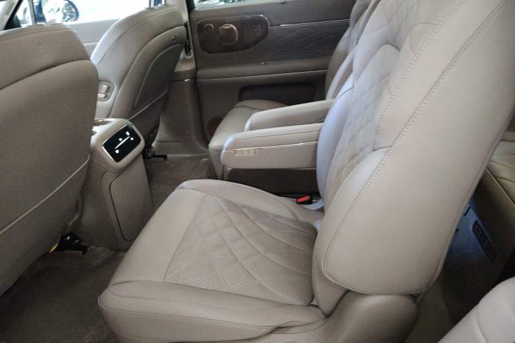 Used IM LS9 2026 Model 52 Ultra Left Rear Seat