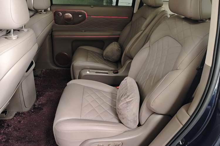 Used IM LS9 2026 Model 52 Ultra Left Rear Seat