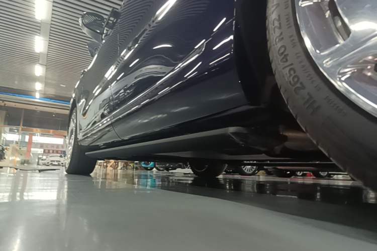 Used IM LS9 2026 Model 52 Ultra Left Side Sill