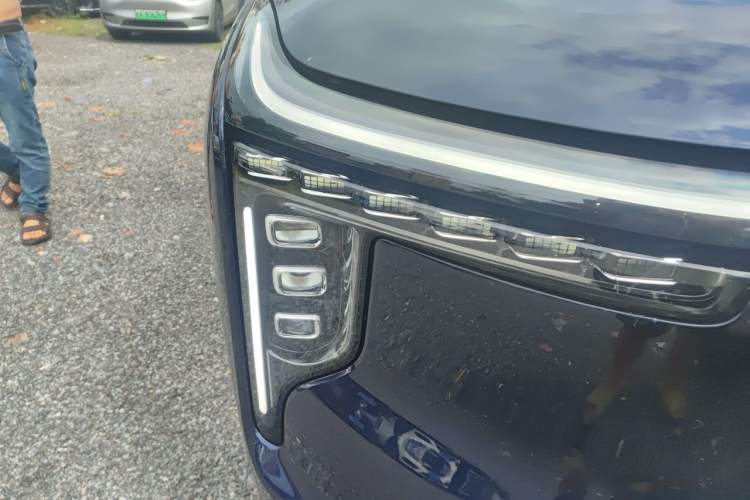 Used IM LS9 2026 Model 66 Ultra Right Front Headlight