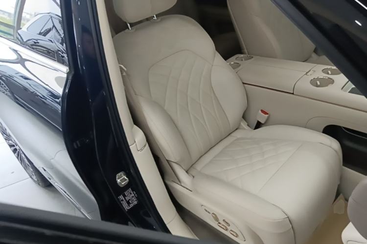 Used IM LS9 2026 Model 66 Ultra Right Front Seat