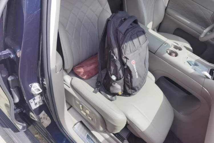 Used IM LS9 2026 Model 52 Ultra Right Front Seat