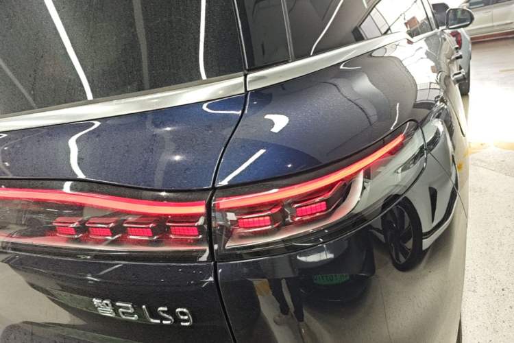 Used IM LS9 2026 Model 52 Ultra Right Rear Taillight