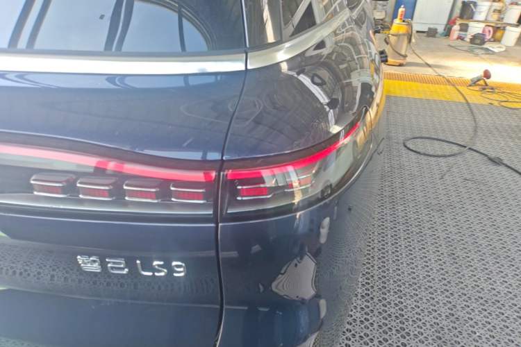 Used IM LS9 2026 Model 52 Ultra Right Rear Taillight