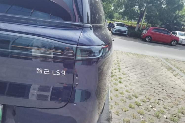 Used IM LS9 2026 Model 52 Ultra Right Rear Taillight