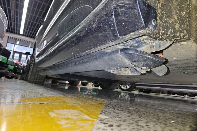 Used IM LS9 2026 Model 52 Ultra Right Side Sill