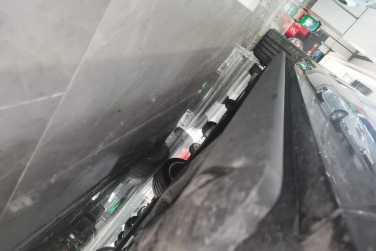 Used IM LS9 2026 Model 52 Ultra Right Side Sill