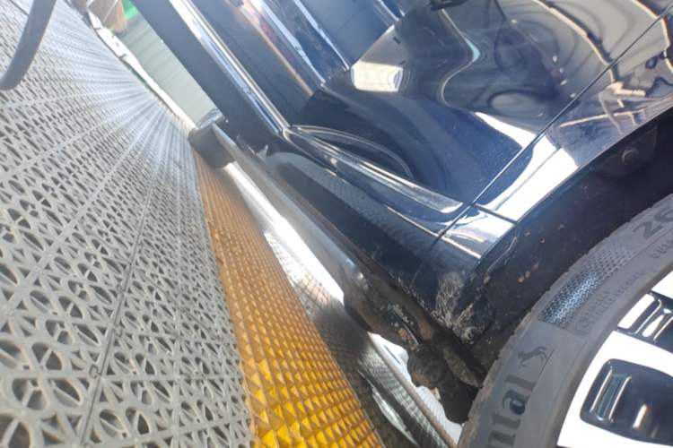 Used IM LS9 2026 Model 52 Ultra Right Side Sill