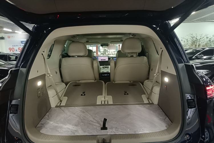 Used IM LS9 2026 Model 52 Ultra Trunk