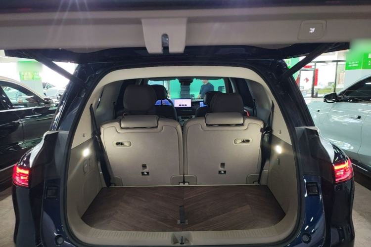 Used IM LS9 2026 Model 52 Ultra Trunk