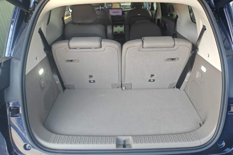 Used IM LS9 2026 Model 52 Ultra Trunk
