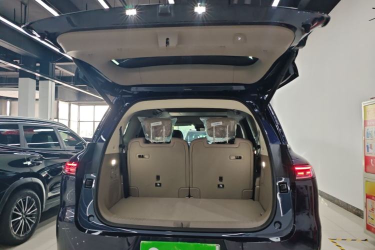 Used IM LS9 2026 Model 52 Ultra Trunk