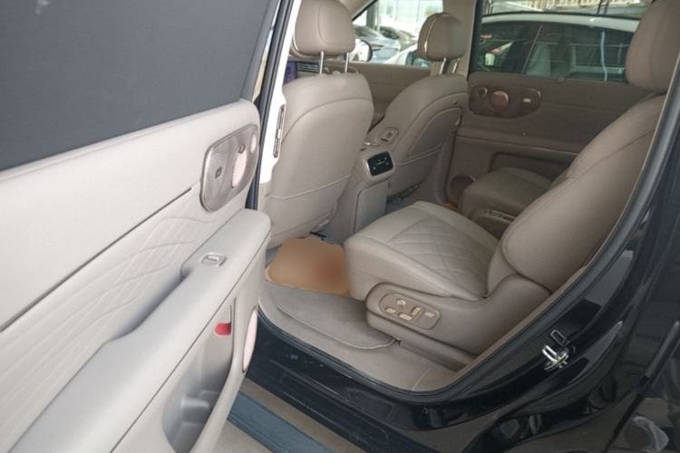 Used IM LS9 2026 Model 52 Ultra Left Rear Seat
