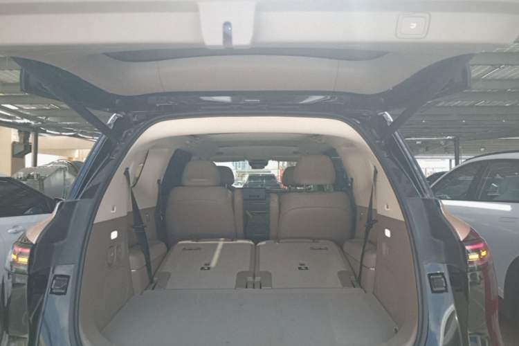 Used IM LS9 2026 Model 52 Ultra Trunk