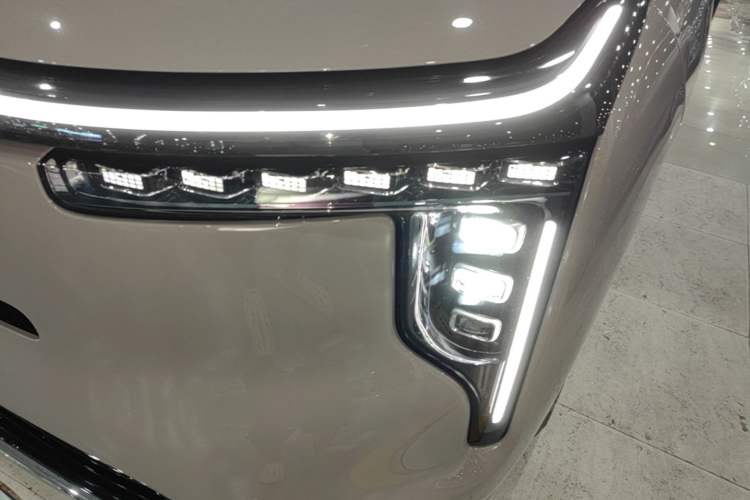 Used IM LS9 2026 Model 66 Ultra Left Front Headlight