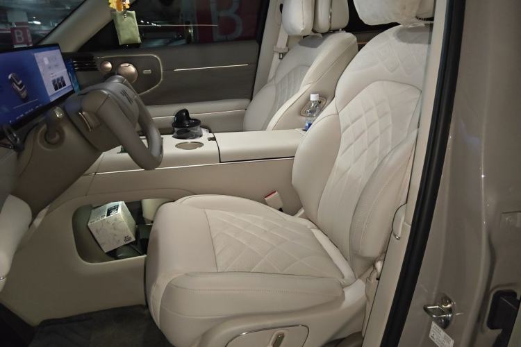 Used IM LS9 2026 Model 66 Ultra Left Front Seat