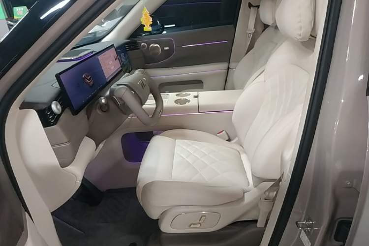 Used IM LS9 2026 Model 66 Ultra Left Front Seat