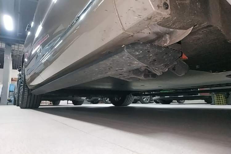 Used IM LS9 2026 Model 66 Ultra Right Side Sill