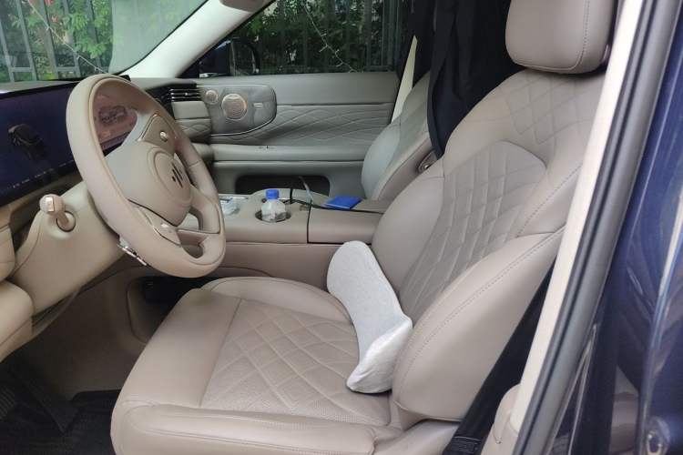 Used IM LS9 2026 Model 52 Ultra Left Front Seat