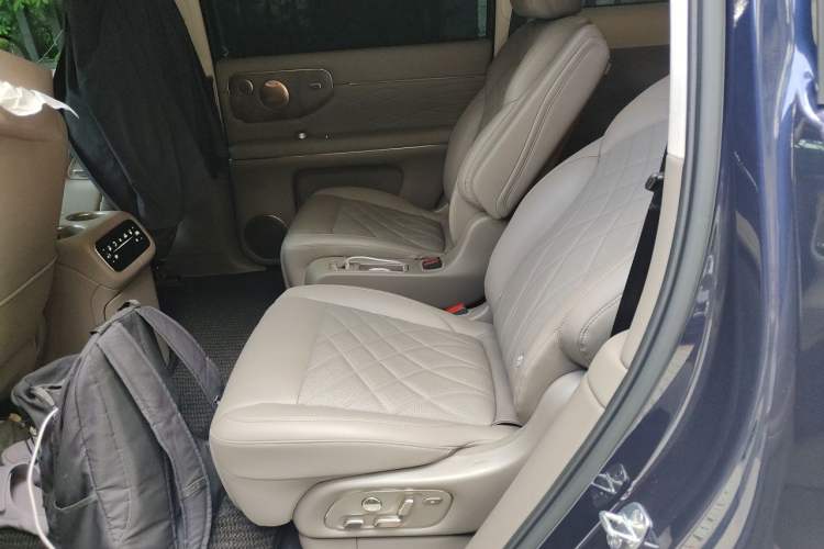 Used IM LS9 2026 Model 52 Ultra Left Rear Seat