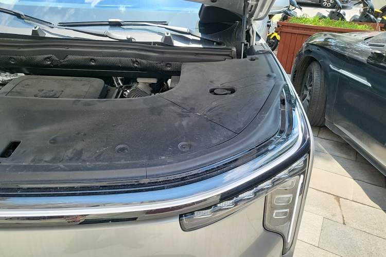 Used IM LS9 2026 Model 52 Ultra Engine Bay Left
