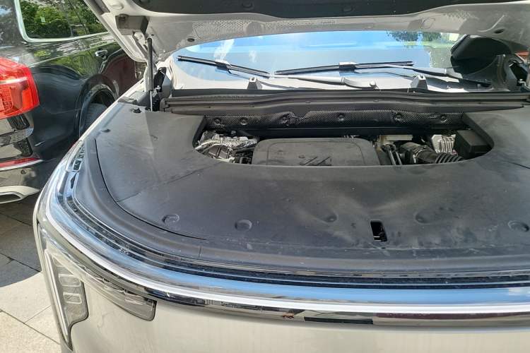 Used IM LS9 2026 Model 52 Ultra Engine Bay Right