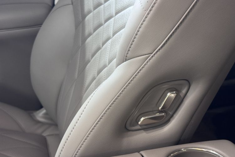 Used IM LS9 2026 Model 52 Ultra Interior 3