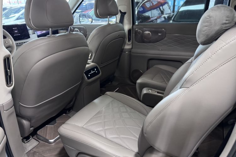 Used IM LS9 2026 Model 52 Ultra Interior 5
