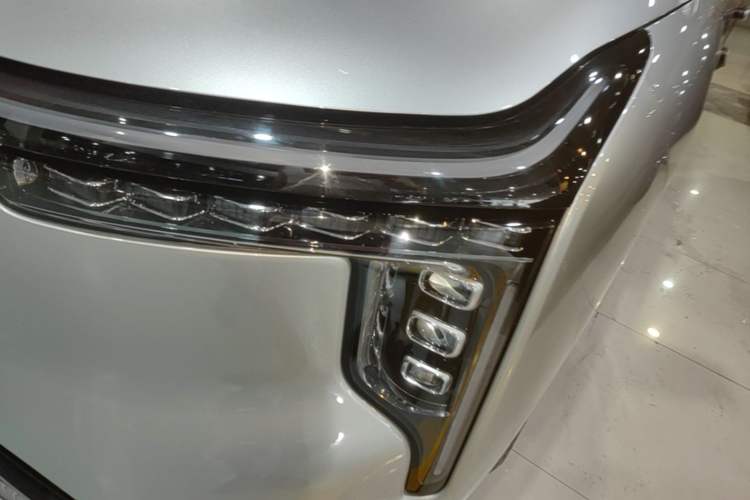 Used IM LS9 2026 Model 66 Ultra Left Front Headlight
