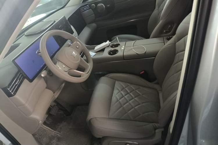 Used IM LS9 2026 Model 52 Ultra Left Front Seat