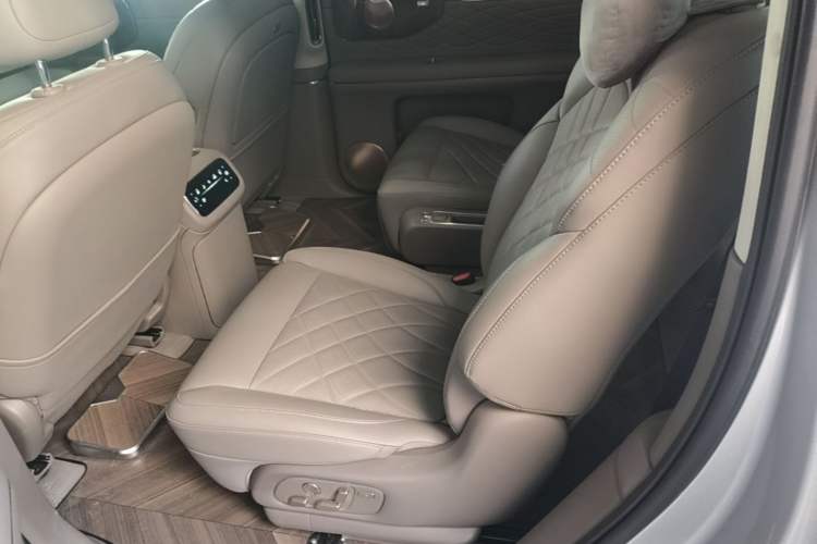 Used IM LS9 2026 Model 52 Ultra Left Rear Seat