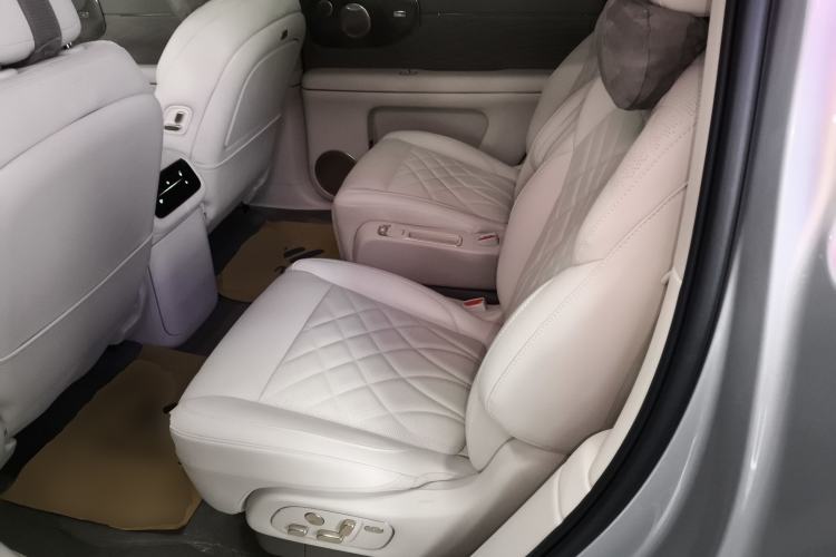 Used IM LS9 2026 Model 52 Ultra Left Rear Seat